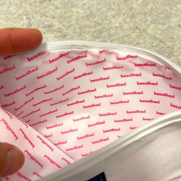 Brand New The Cosmetics Company Store Top Zip Make Up case In Multicolors - Picture 3 of 7